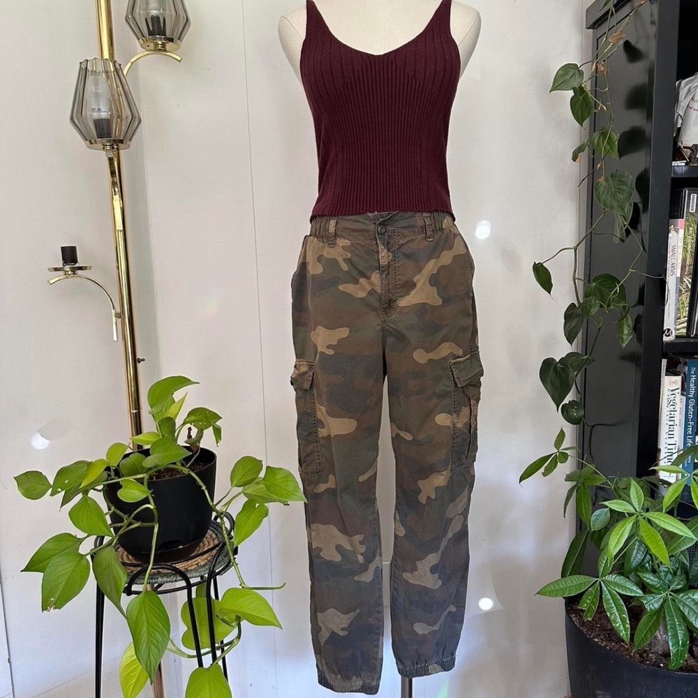 American Eagle Womens Camo Cargo Pants Size 10 Green Military Jogger Baggy Fit